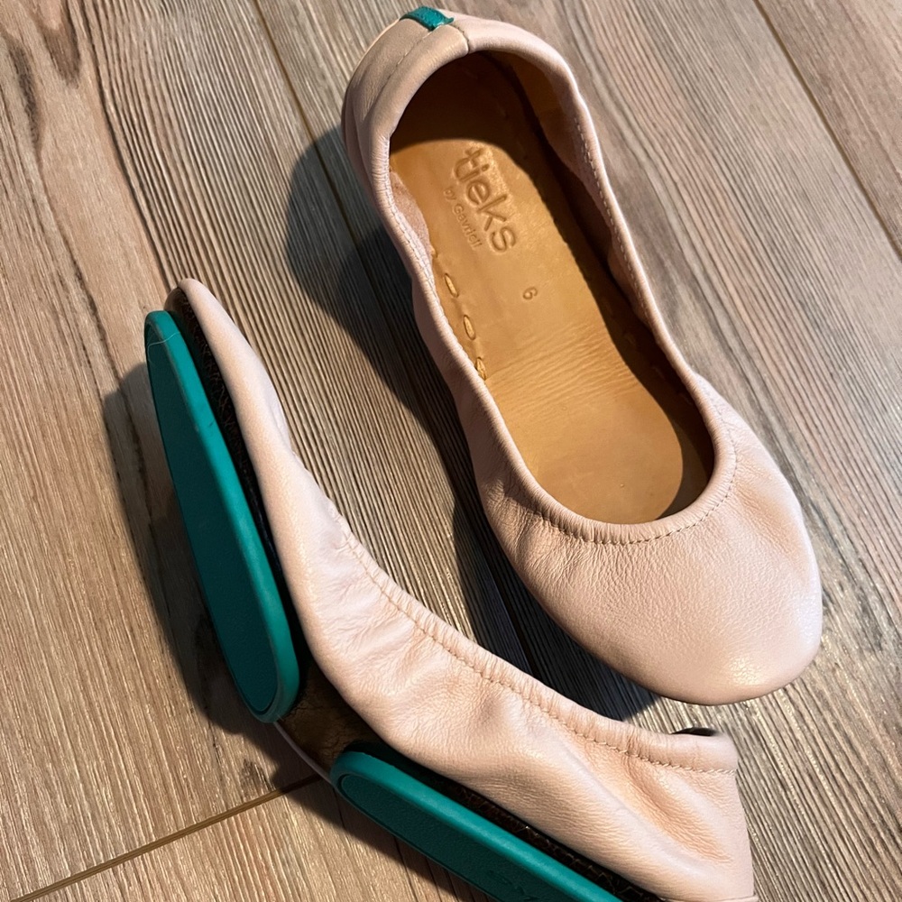 Tieks Women's Light Pink Leather Flats